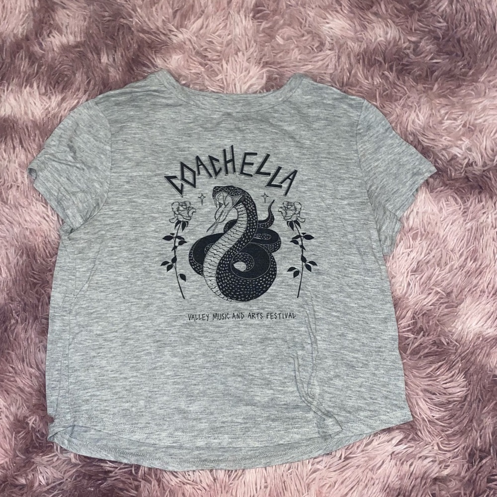 ✨3 for $18 H&M size small Coachella t-shirt